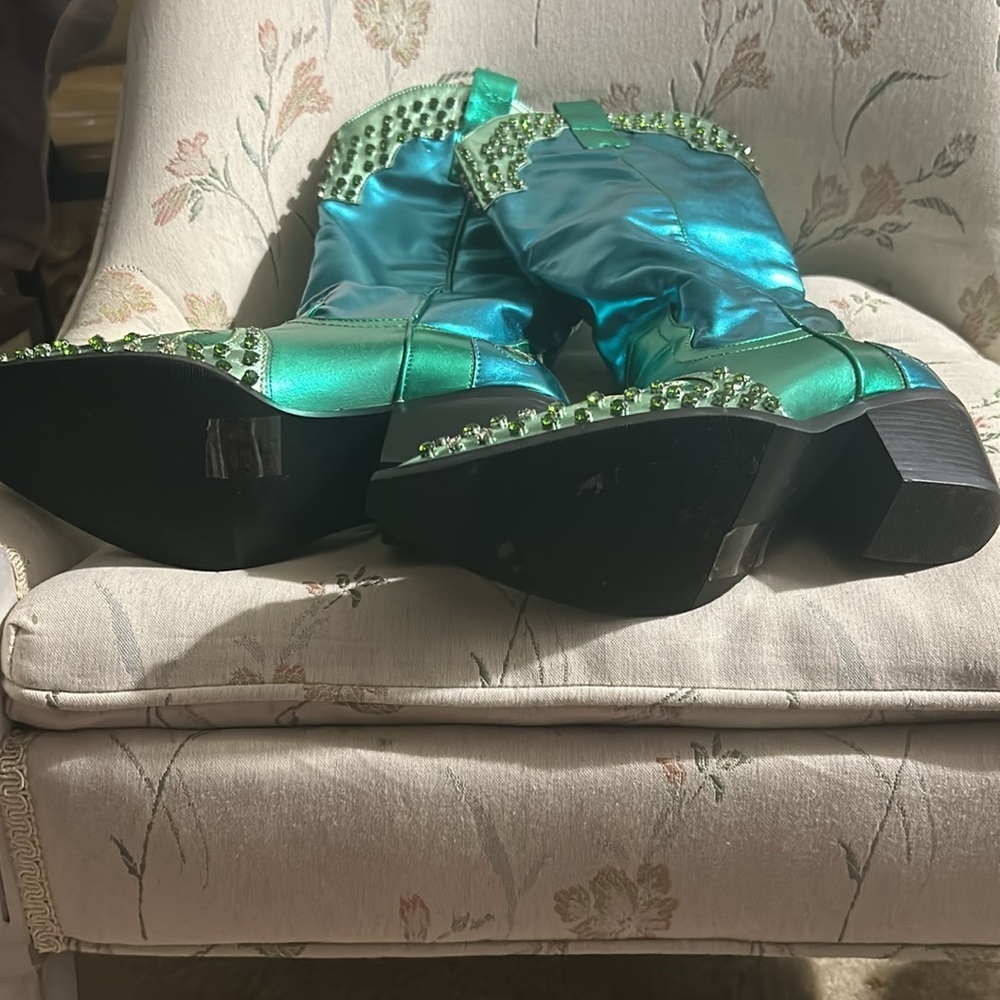 Azalea Wang Knox Metallic Cowboy Boot - Picture 4 of 7